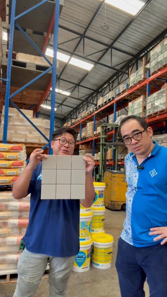 กระเบื้องสระว่ายน้ำ