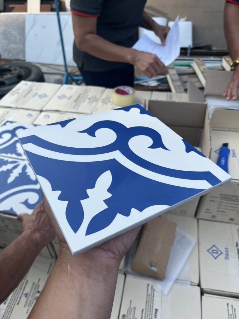 กระเบื้องลายคลาสสิก