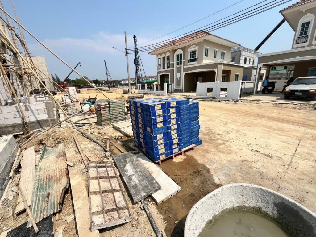 กระเบื้องสระว่ายน้ำ