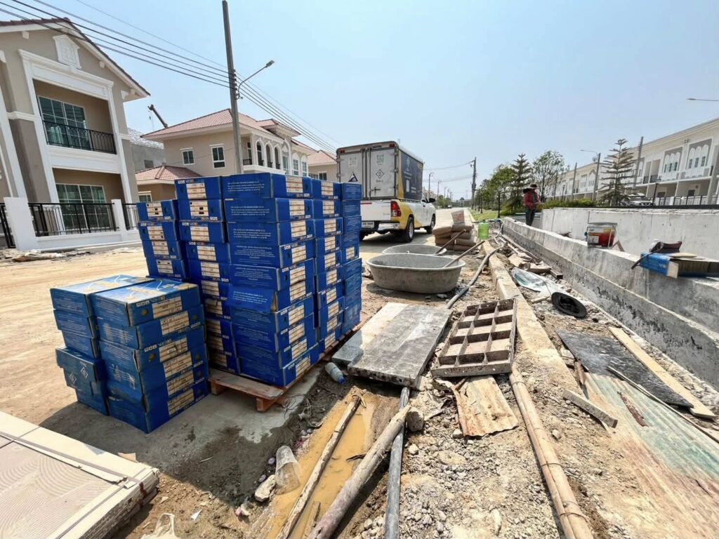 กระเบื้องสระว่ายน้ำ