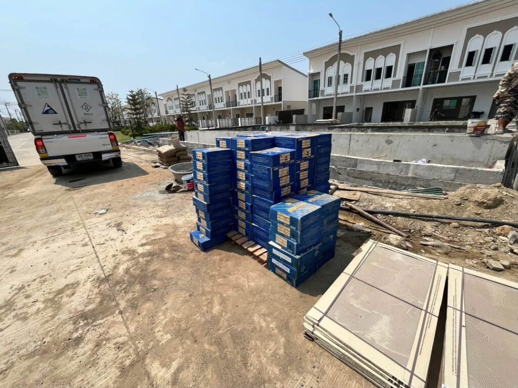 กระเบื้องสระว่ายน้ำ